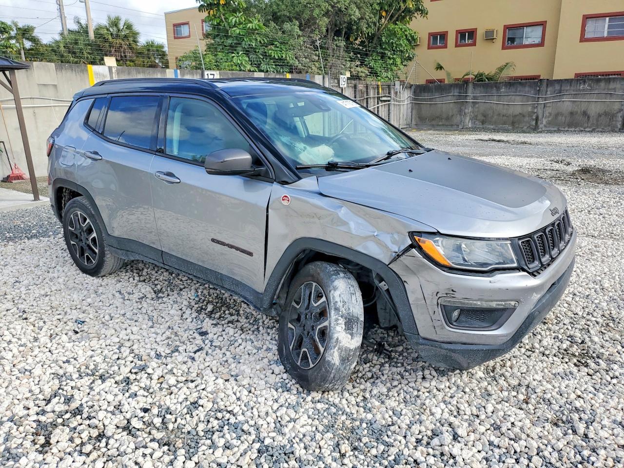 2021 Jeep Compass Trailhawk - zdjęcie 4