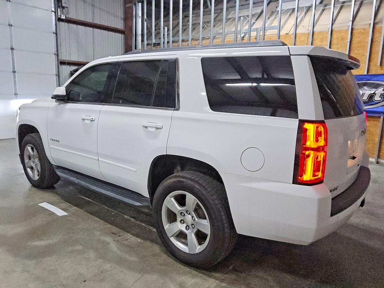 2017 Chevrolet Tahoe C1500 Ls - zdjęcie 2