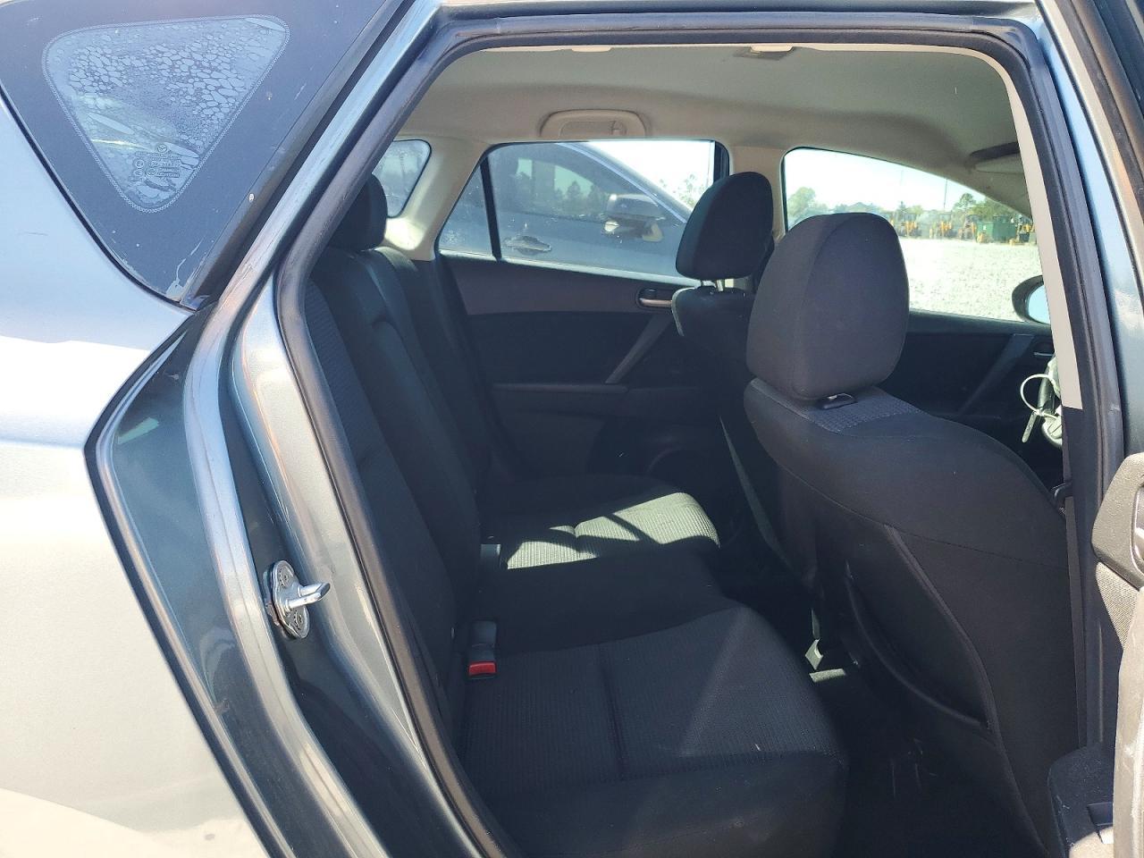 2013 Mazda 3 I - zdjęcie 11