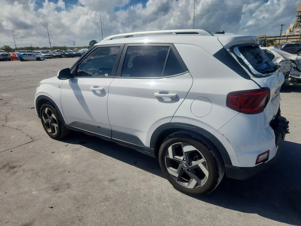 2023 Hyundai Venue Sel - zdjęcie 2