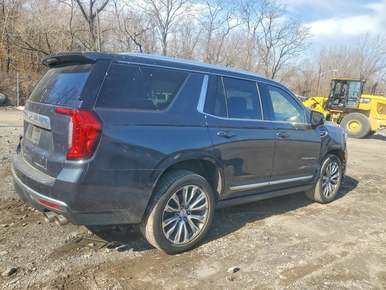 2021 GMC Yukon Denali - zdjęcie 3