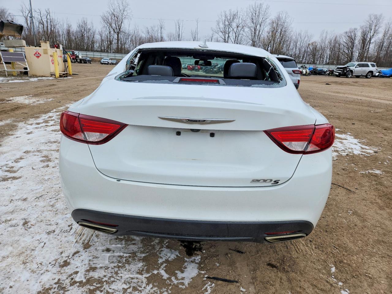 2016 Chrysler 200 S - zdjęcie 6
