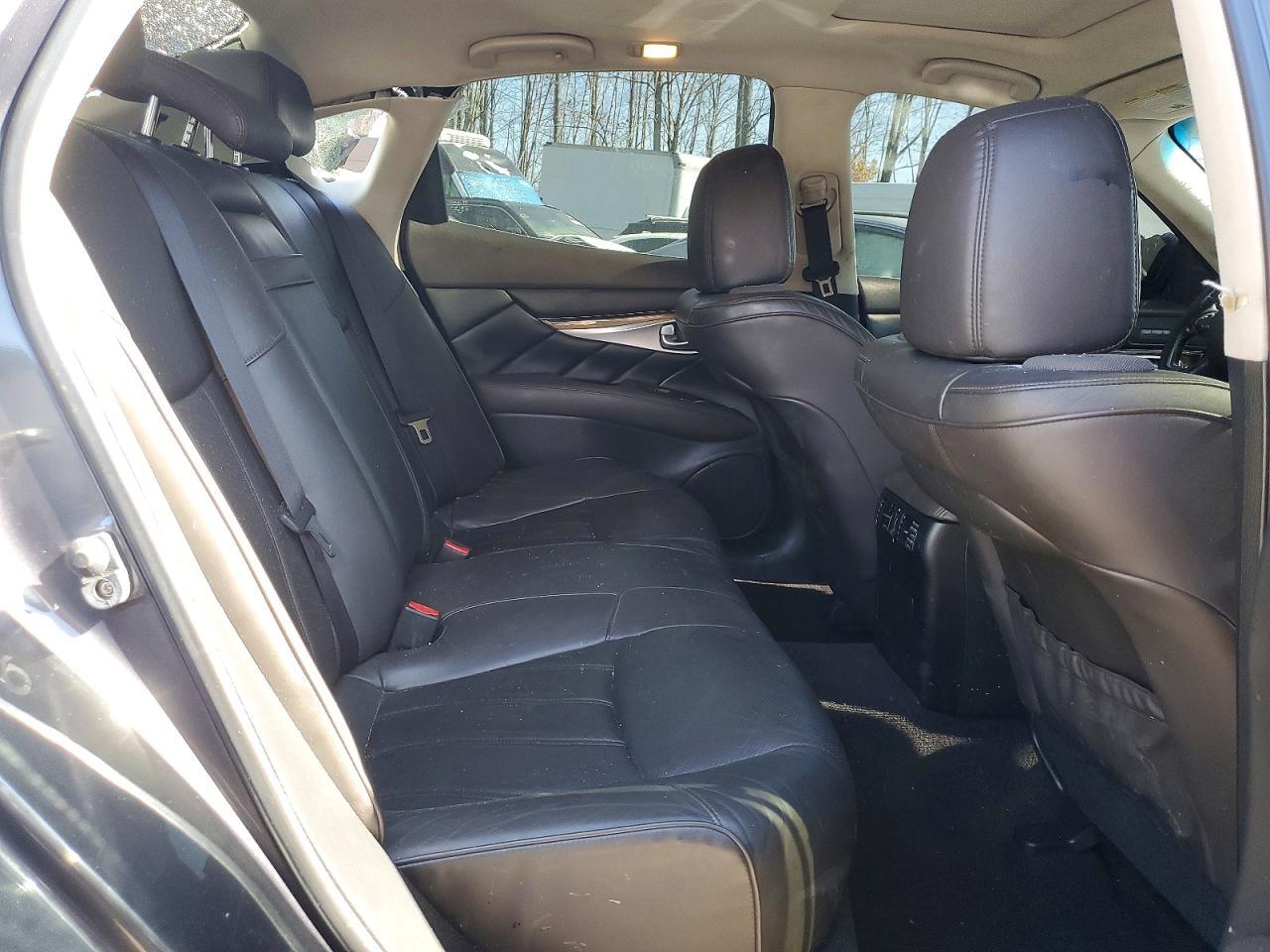 2014 Infiniti Q70 3.7 - zdjęcie 10