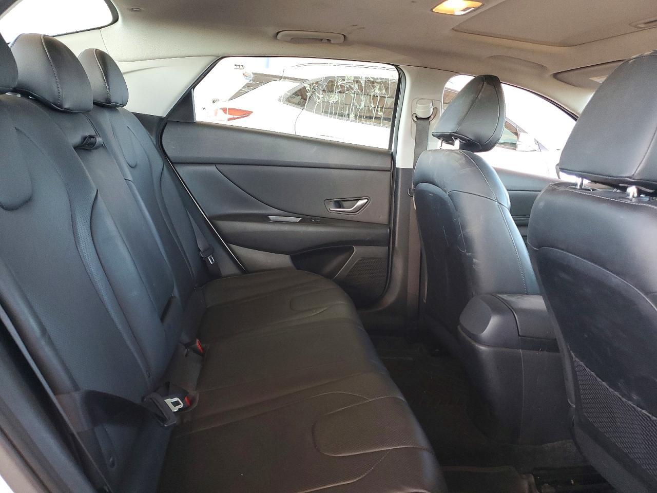 2022 Hyundai Elantra Limited - zdjęcie 10