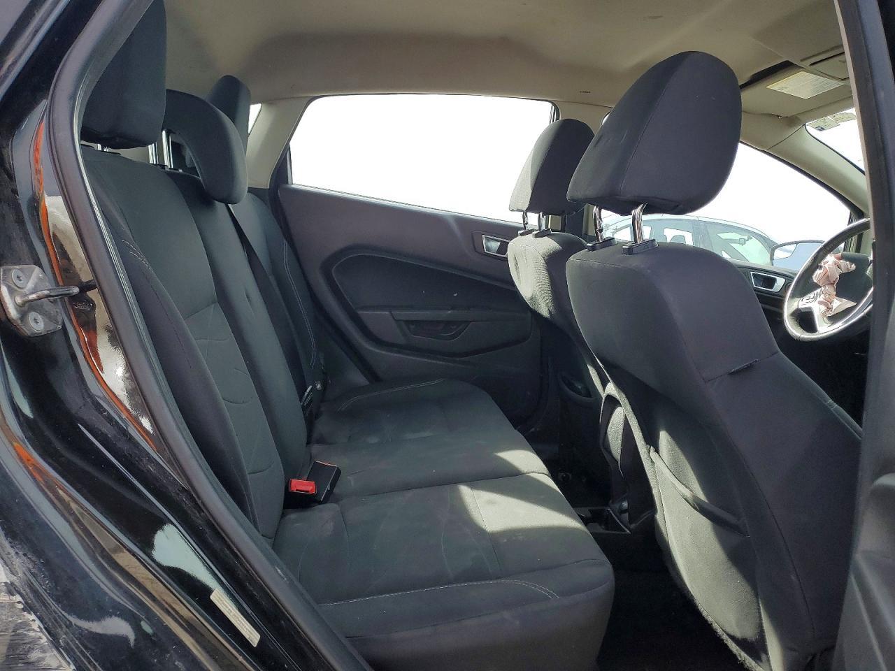 2015 Ford Fiesta Se - zdjęcie 10