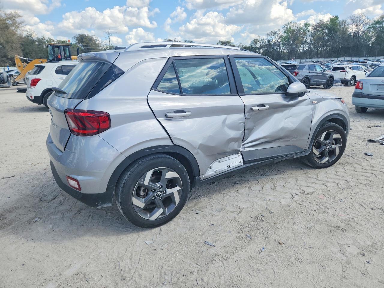 2024 Hyundai Venue Sel - zdjęcie 3