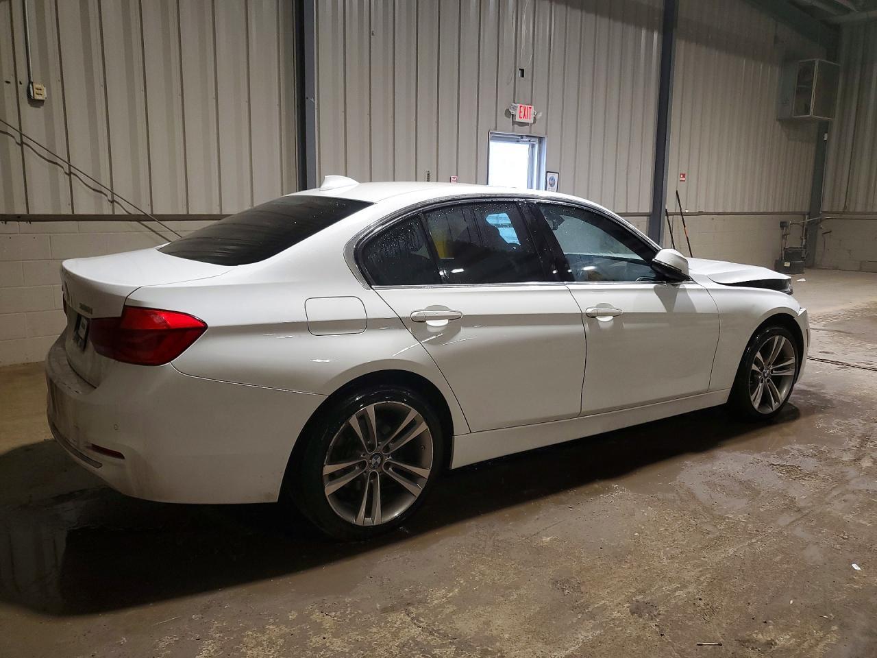 2017 BMW 330 Xi - zdjęcie 3