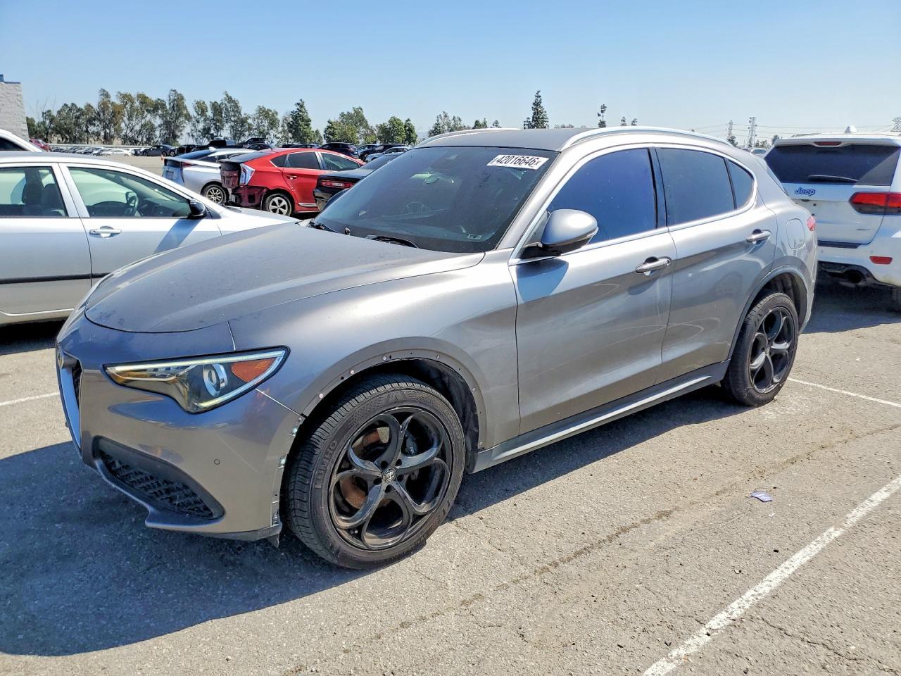 2018 Alfa Romeo Stelvio Ti - zdjęcie główne