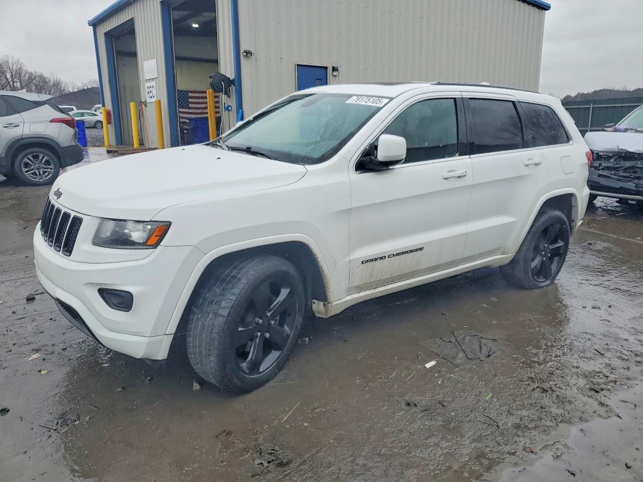 2015 Jeep Grand Cherokee Laredo - zdjęcie główne