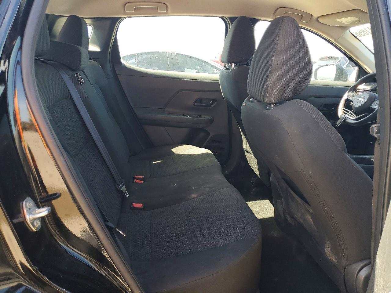 2025 Nissan Kicks S - zdjęcie 10