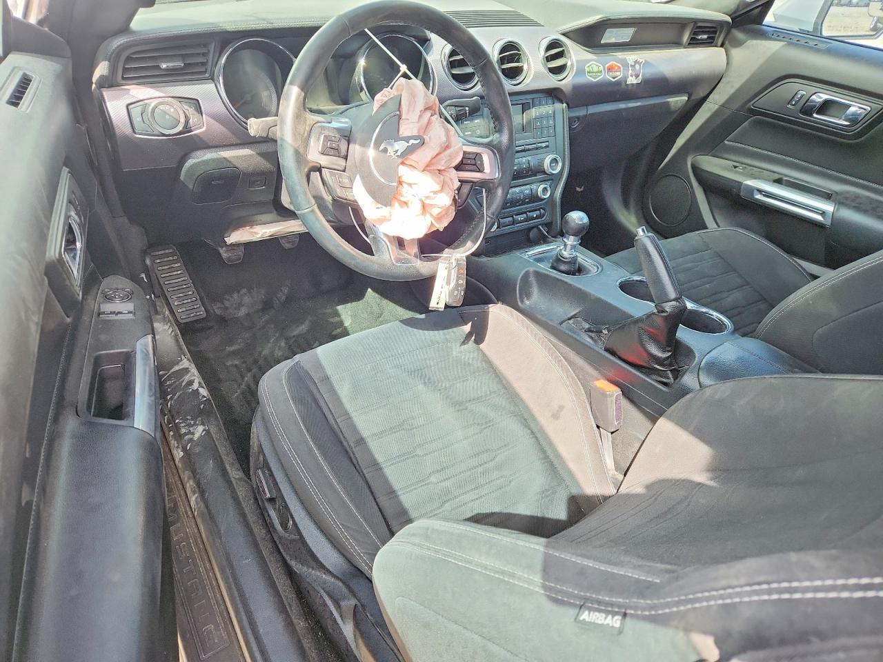 2017 Ford Mustang - zdjęcie 8