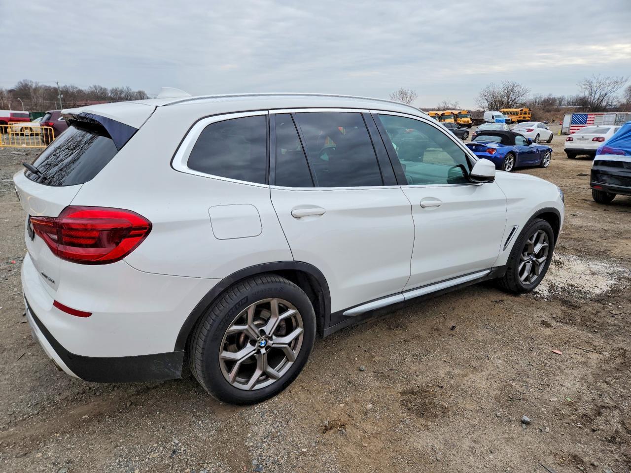 2021 BMW X3 xDrive30I - zdjęcie 3