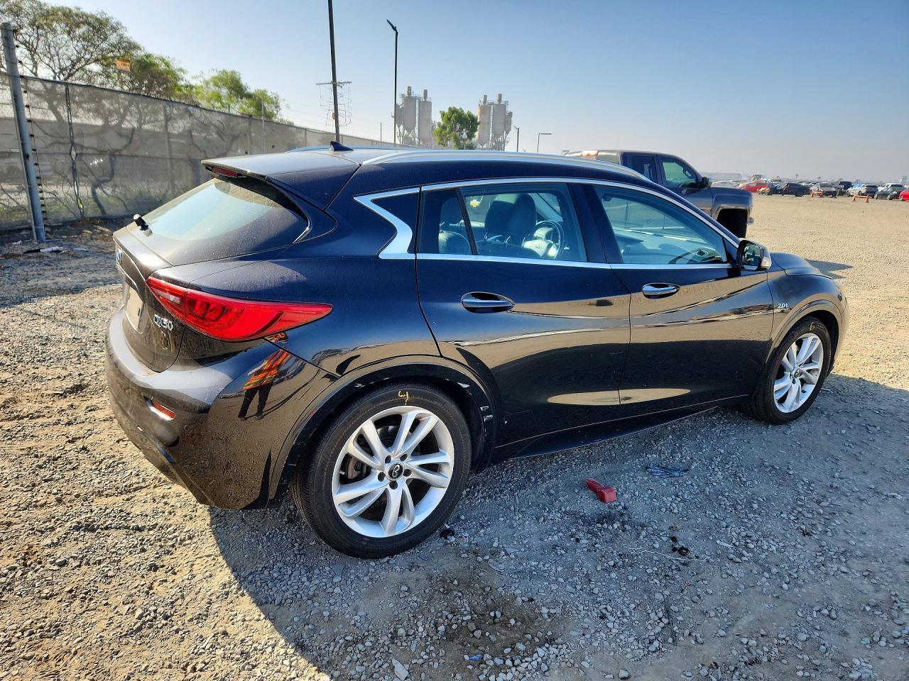 2017 Infiniti Qx30 Premium - zdjęcie 3