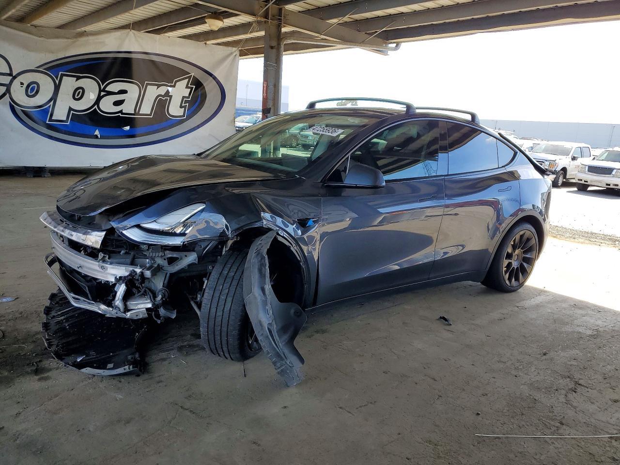 2020 Tesla Model Y - zdjęcie główne