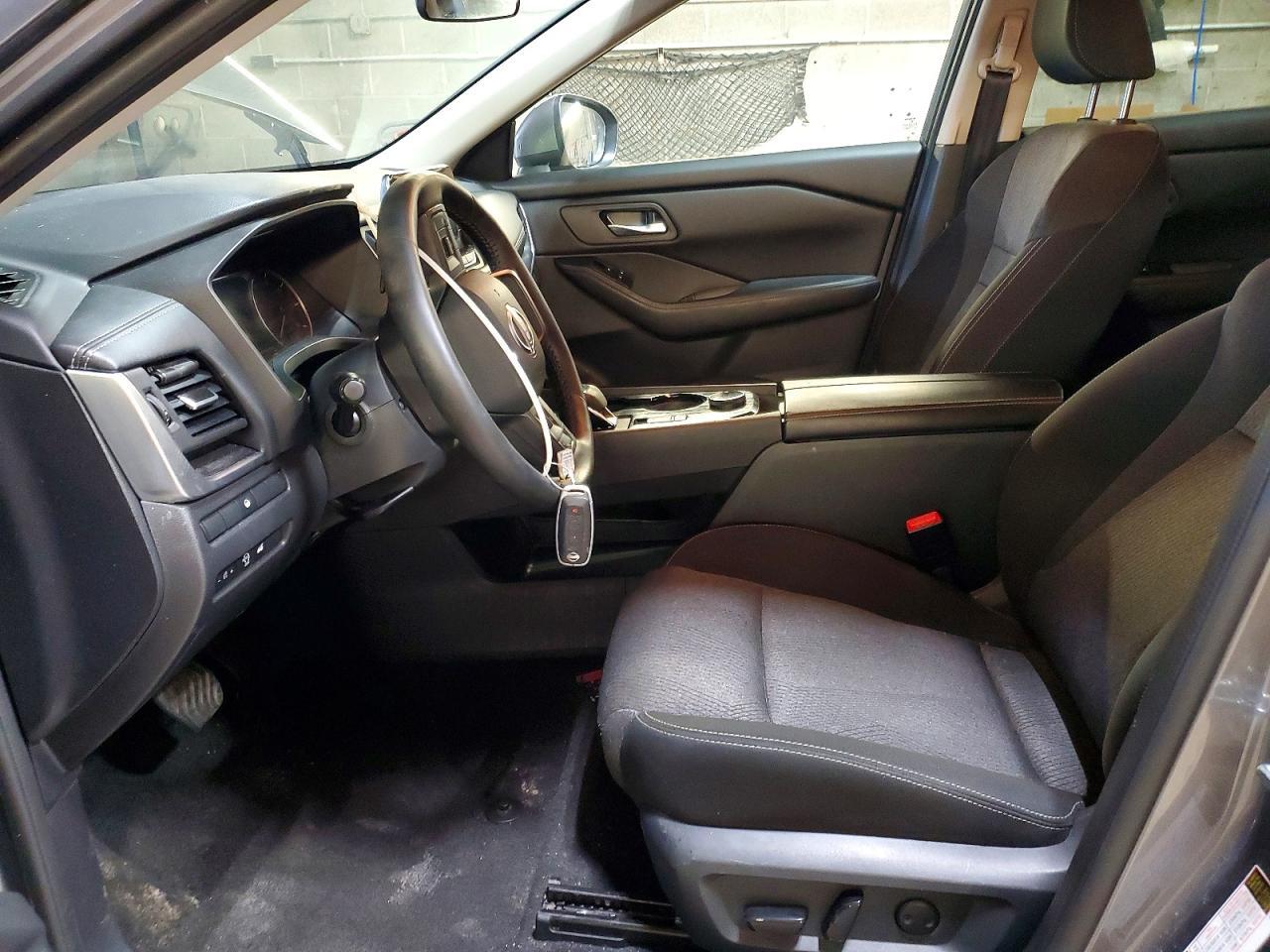 2025 Nissan Rogue Sv - zdjęcie 7