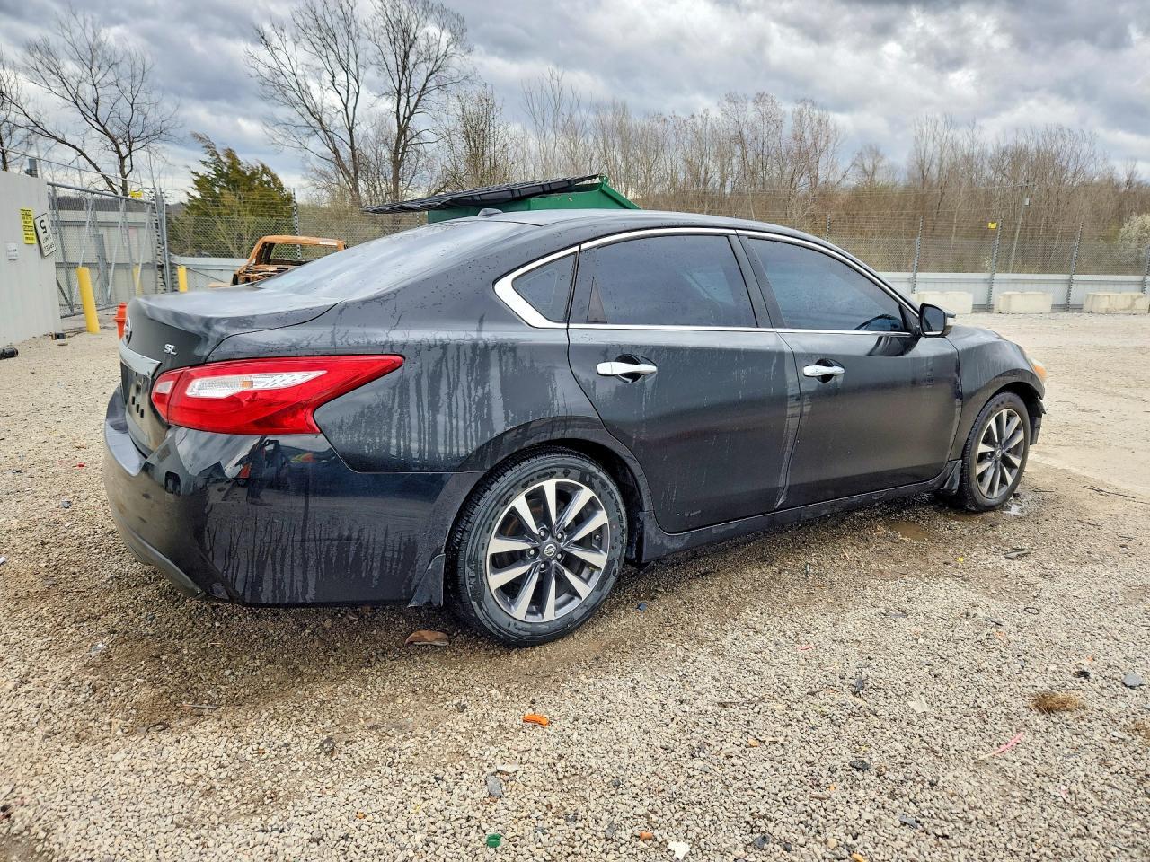 2017 Nissan Altima 2.5 - zdjęcie 3
