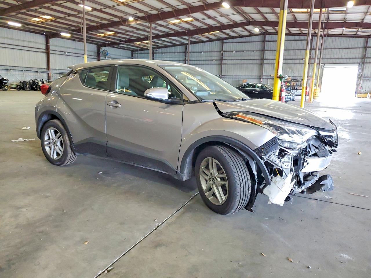 2020 Toyota C-Hr Le - zdjęcie 4