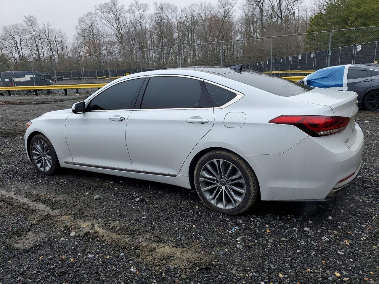 2017 Genesis G80 3.8 - zdjęcie 2