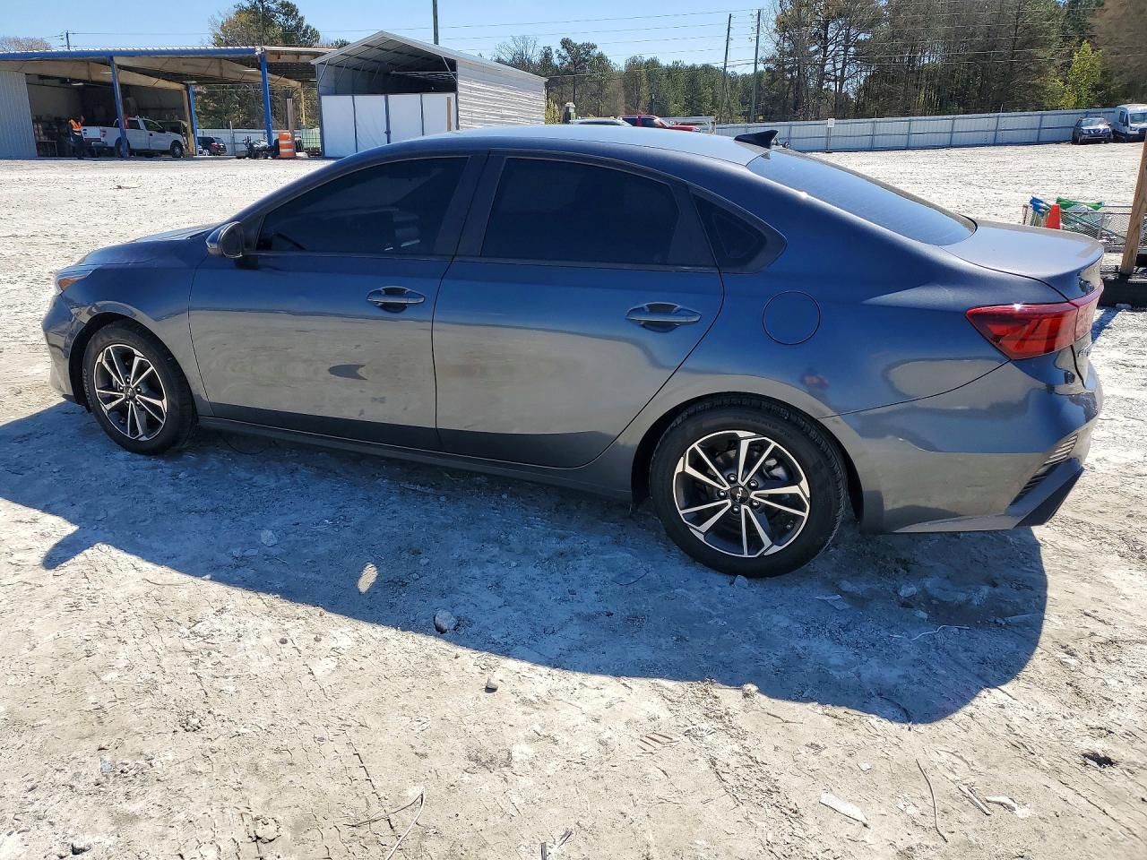 2022 Kia Forte Fe - zdjęcie 2