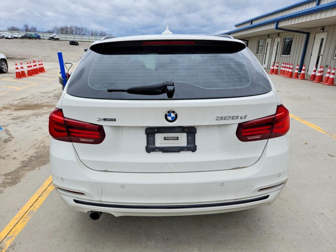 2018 BMW 328 D xDrive - zdjęcie 6
