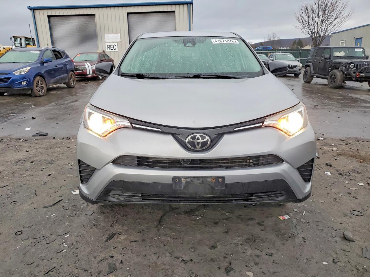 2018 Toyota Rav4 Le - zdjęcie 5
