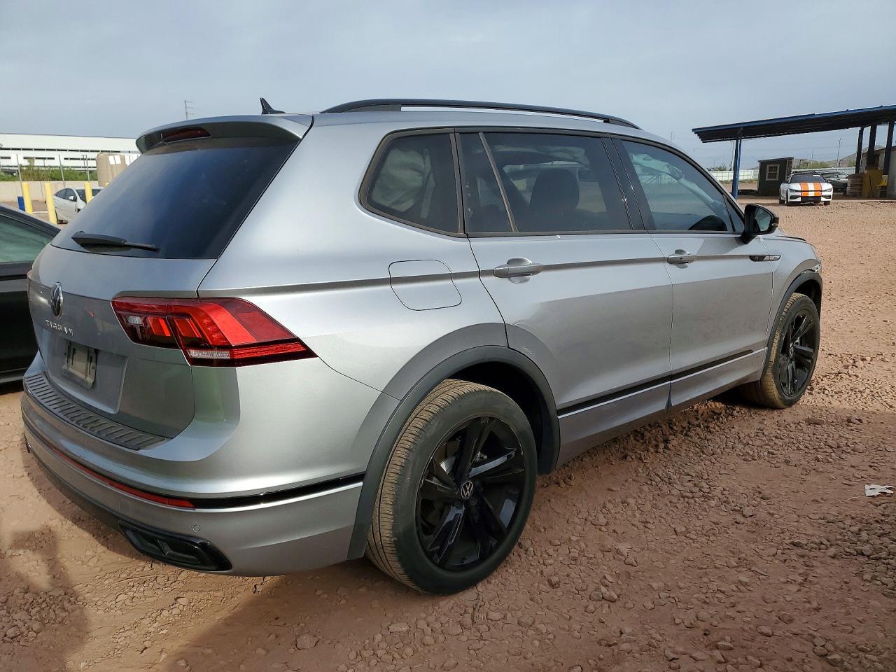 2023 Volkswagen Tiguan Se R-Line Black - zdjęcie 3