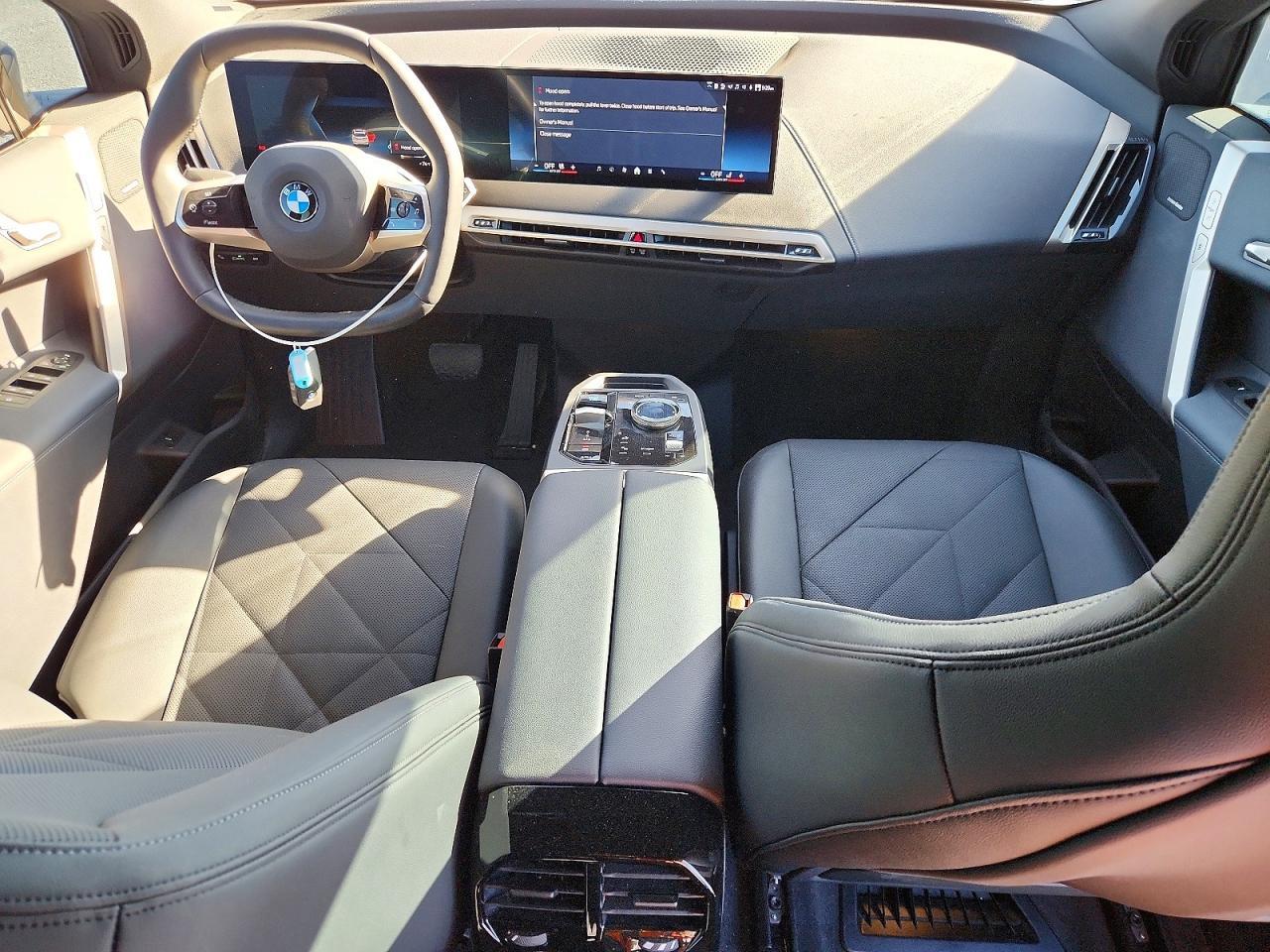 2026 BMW Ix xDrive45 - zdjęcie 8
