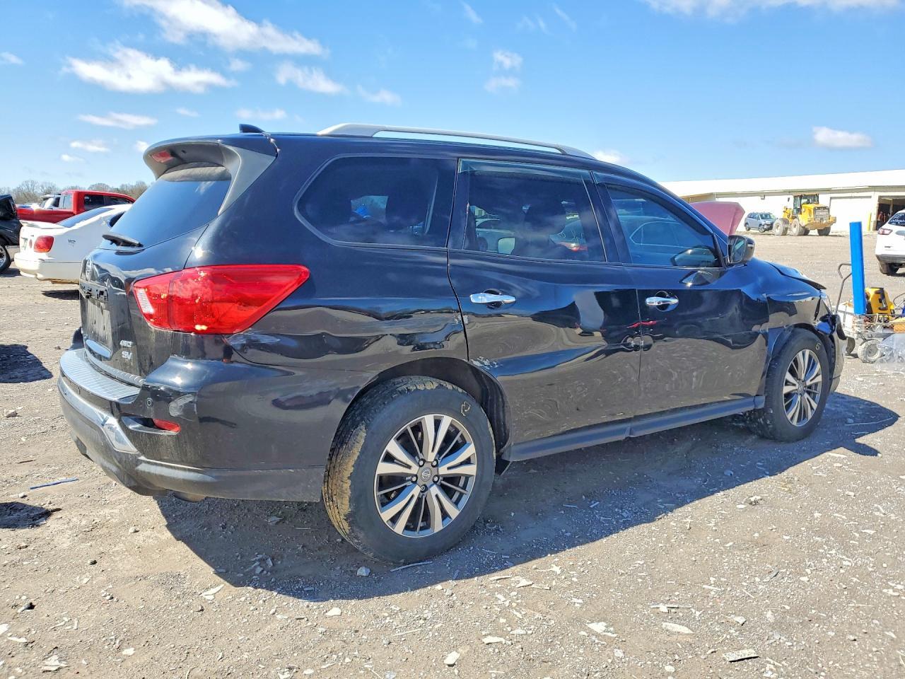 2019 Nissan Pathfinder Sv - zdjęcie 3