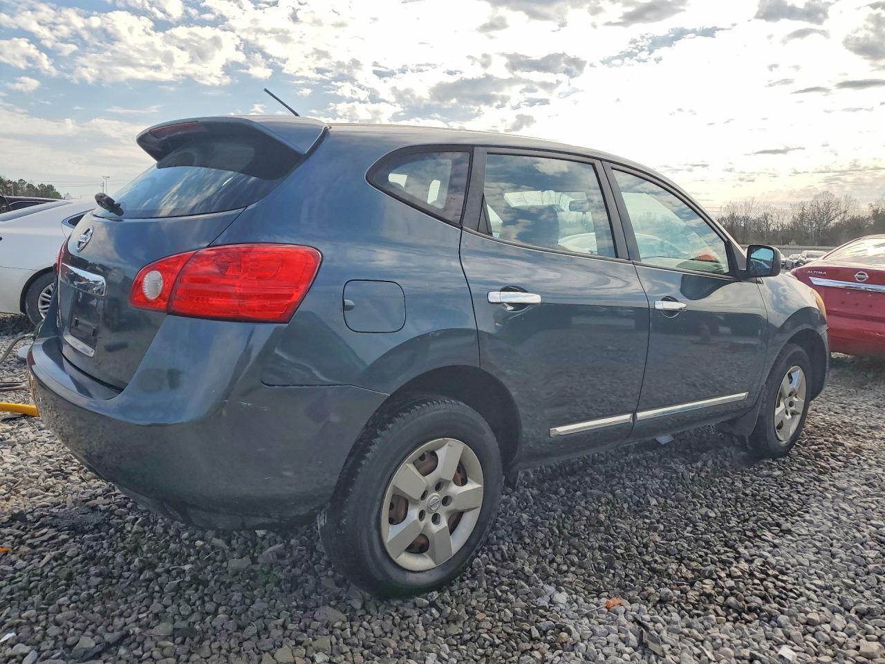 2013 Nissan Rogue S - zdjęcie 3