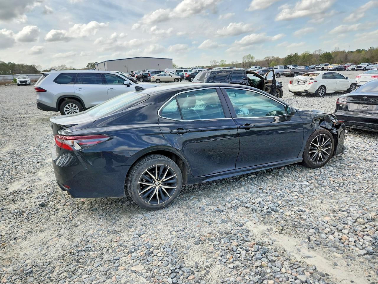 2024 Toyota Camry Se - zdjęcie 3