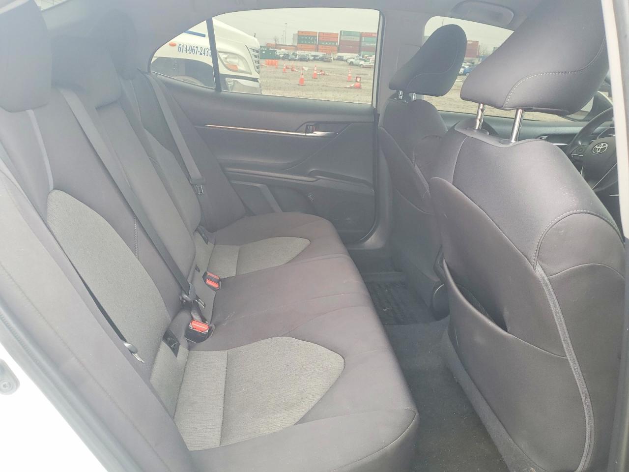 2021 Toyota Camry Le - zdjęcie 10