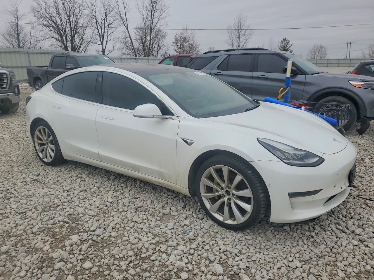 2019 Tesla Model 3 - zdjęcie 4