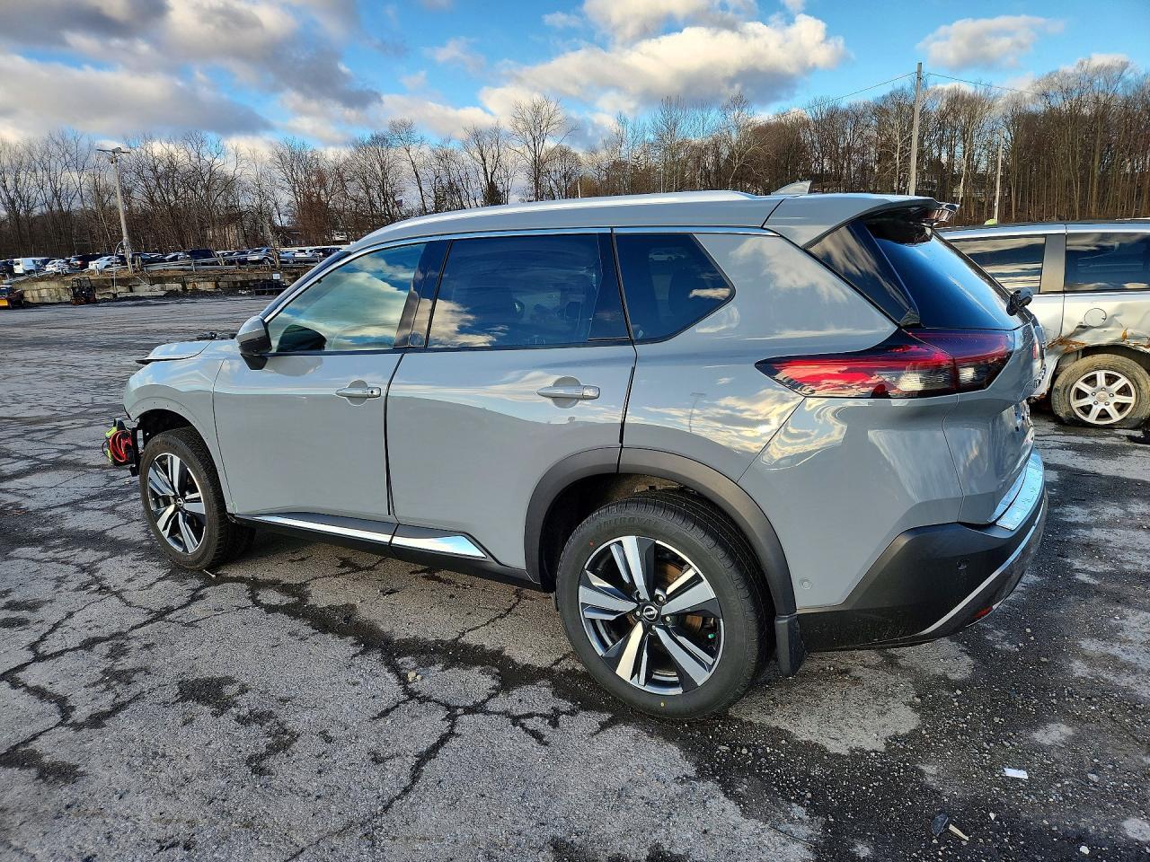 2022 Nissan Rogue Sl - zdjęcie 2