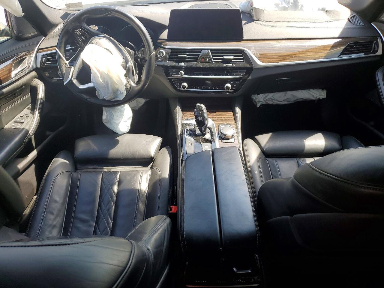 2018 BMW 530 I - zdjęcie 8