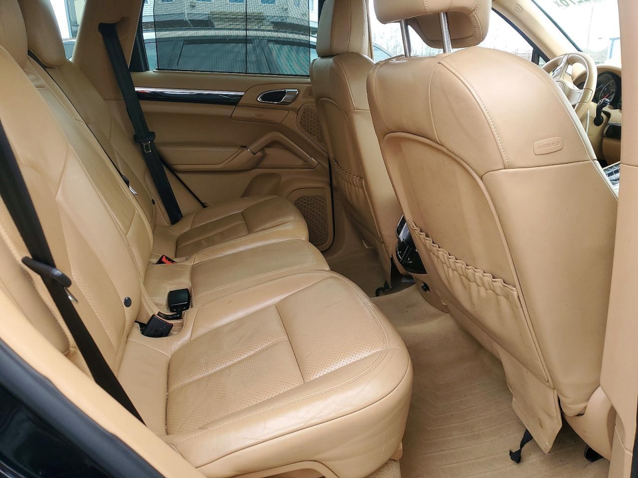 2013 Porsche Cayenne - zdjęcie 11