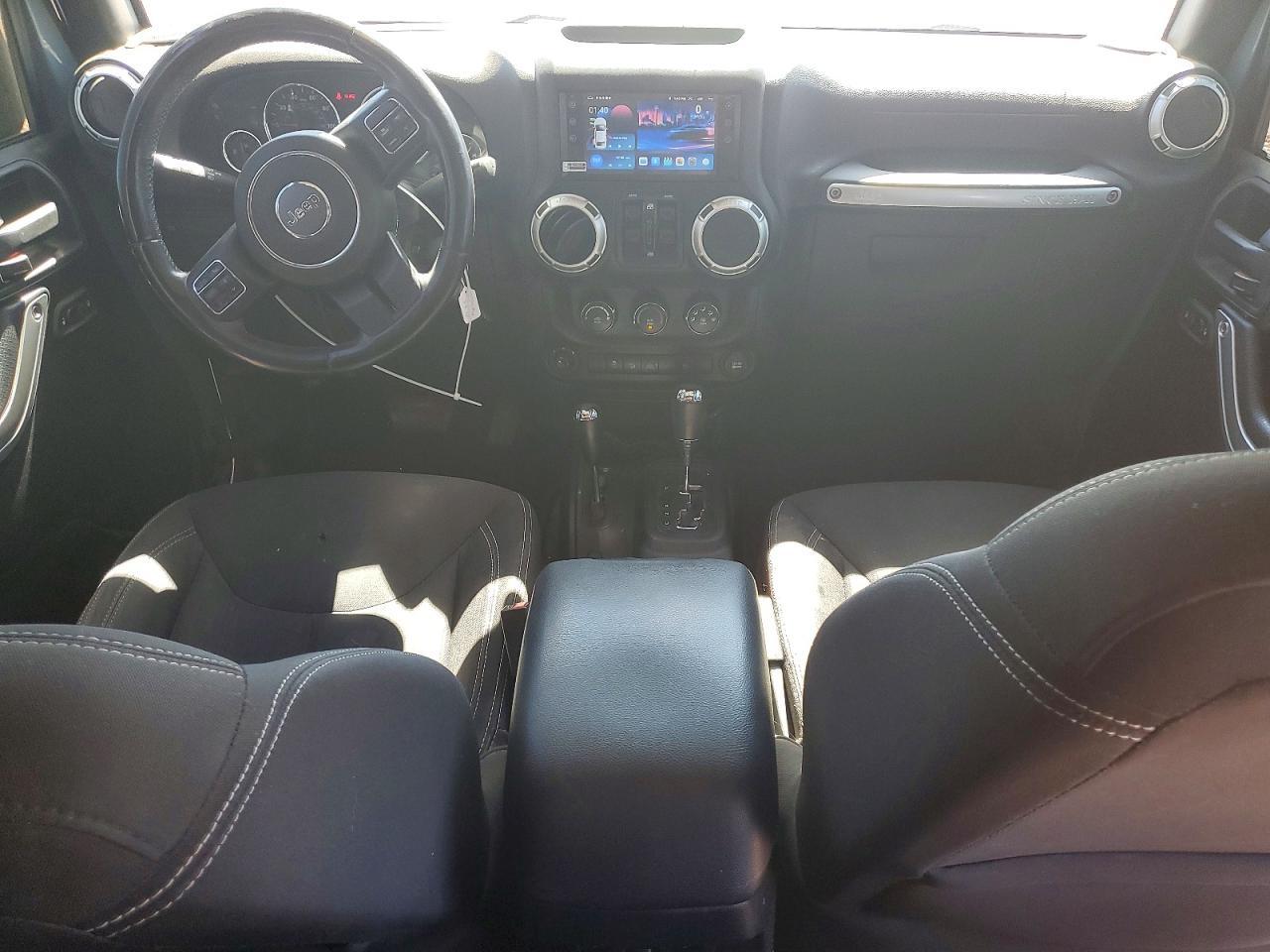 2015 Jeep Wrangler Unlimited Rubicon - zdjęcie 8