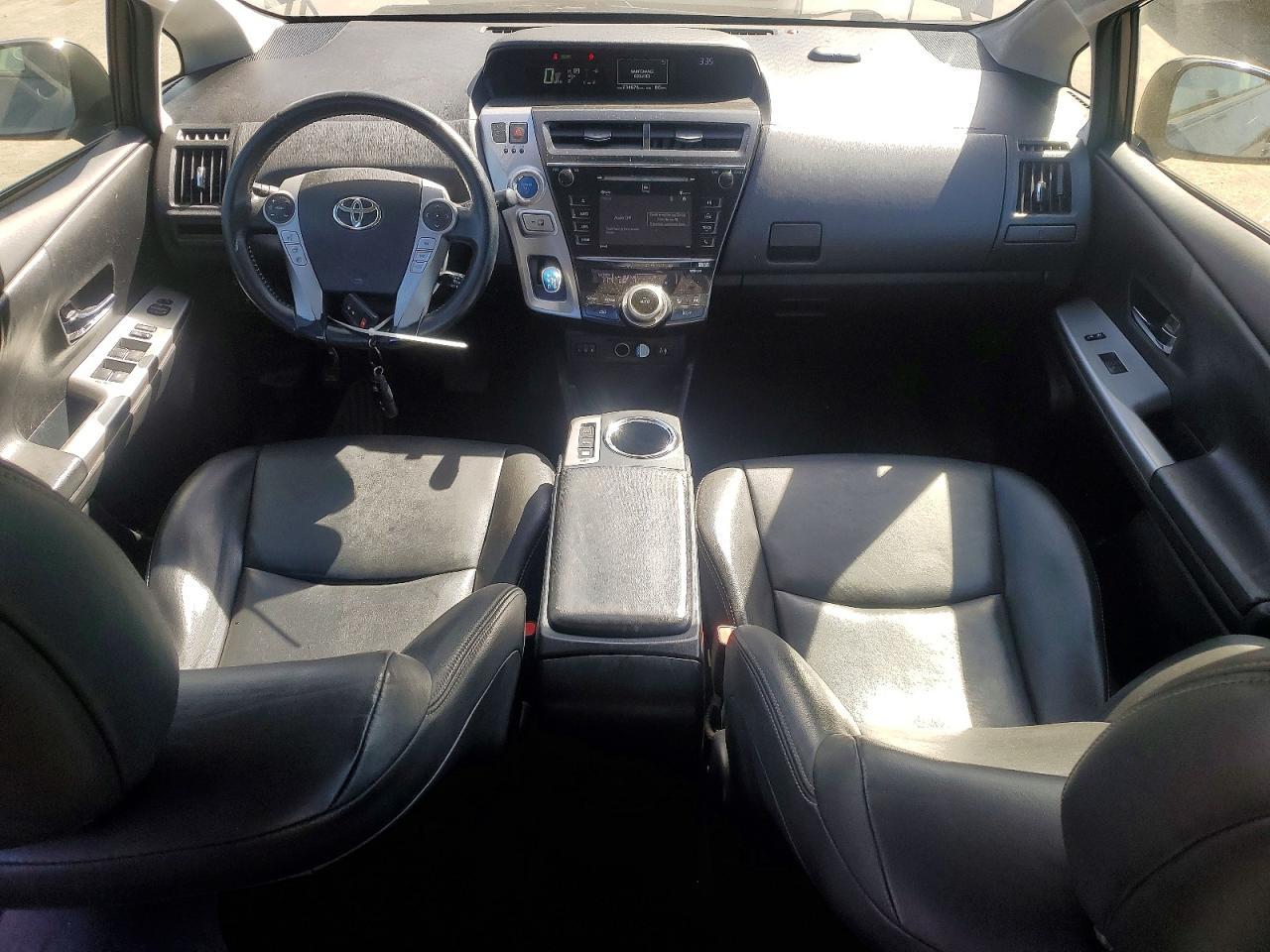 2017 Toyota Prius V Five - zdjęcie 8