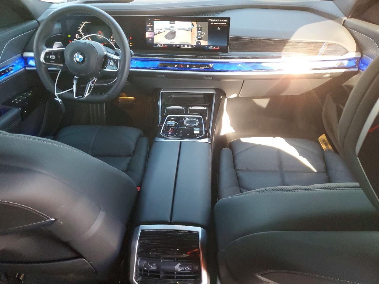 2025 BMW 740 I - zdjęcie 8