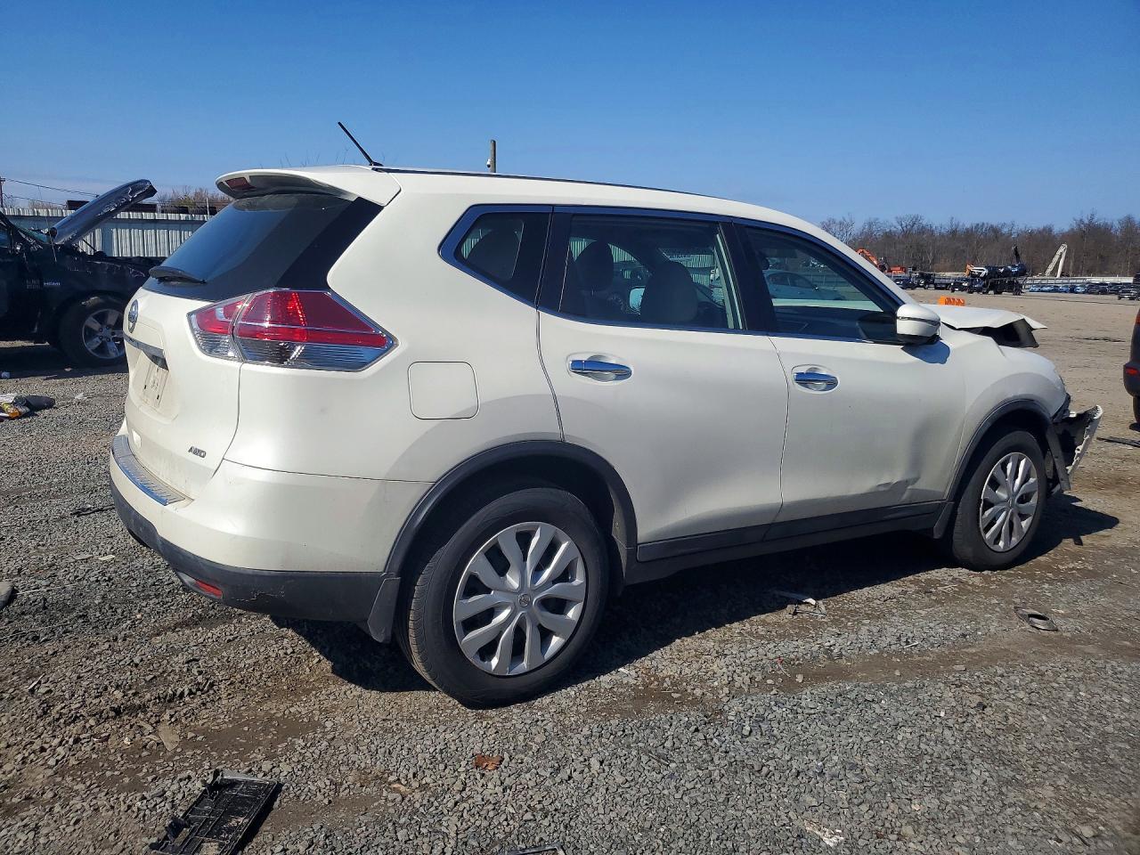 2015 Nissan Rogue S - zdjęcie 3