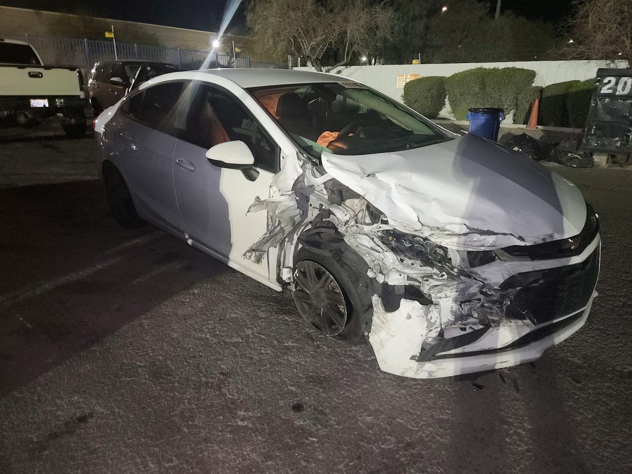 2016 Chevrolet Cruze Ls - zdjęcie 4
