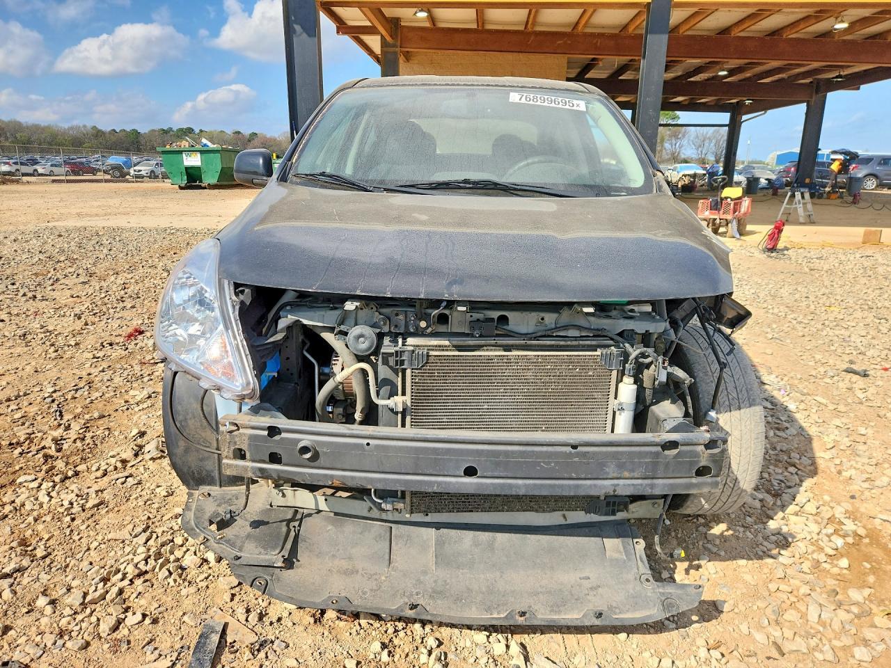 2014 Nissan Versa S - zdjęcie 5