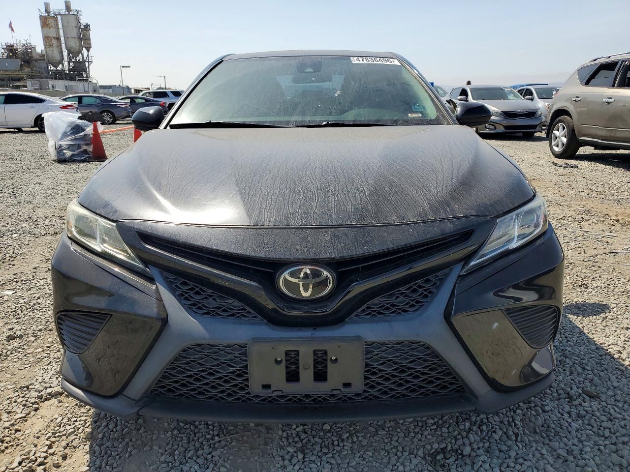 2020 Toyota Camry Se - zdjęcie 5