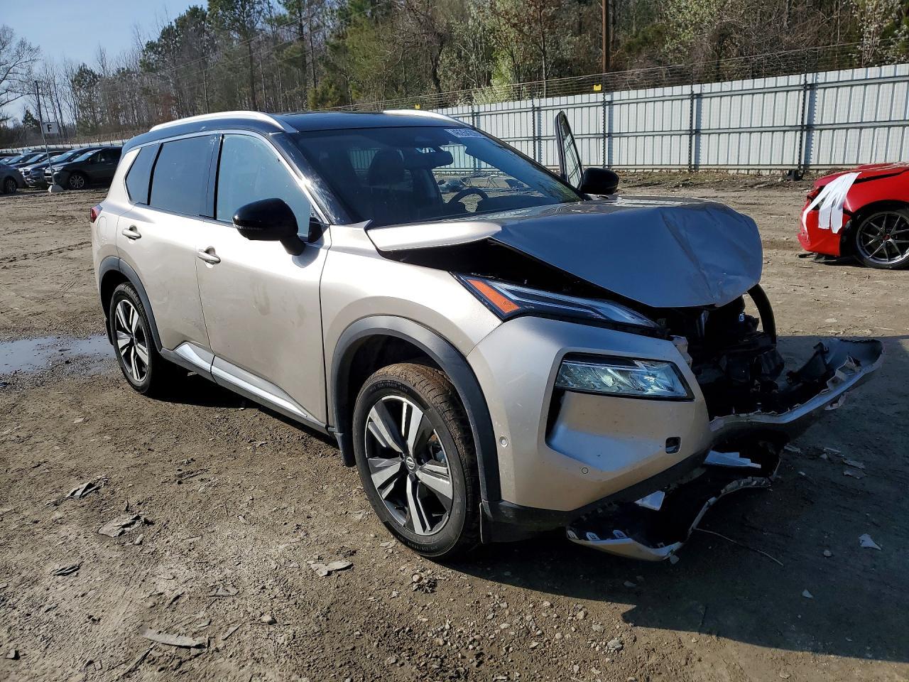 2021 Nissan Rogue Platinum - zdjęcie 4