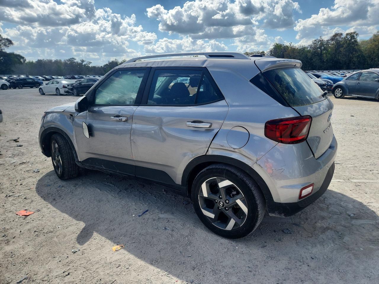 2024 Hyundai Venue Sel - zdjęcie 2