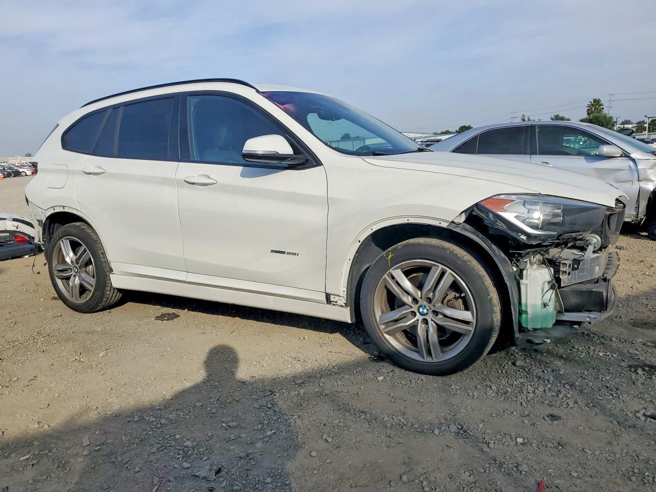 2017 BMW X1 Sdrive28I - zdjęcie 4