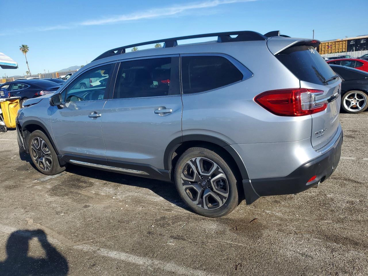 2023 Subaru Ascent Touring - zdjęcie 2