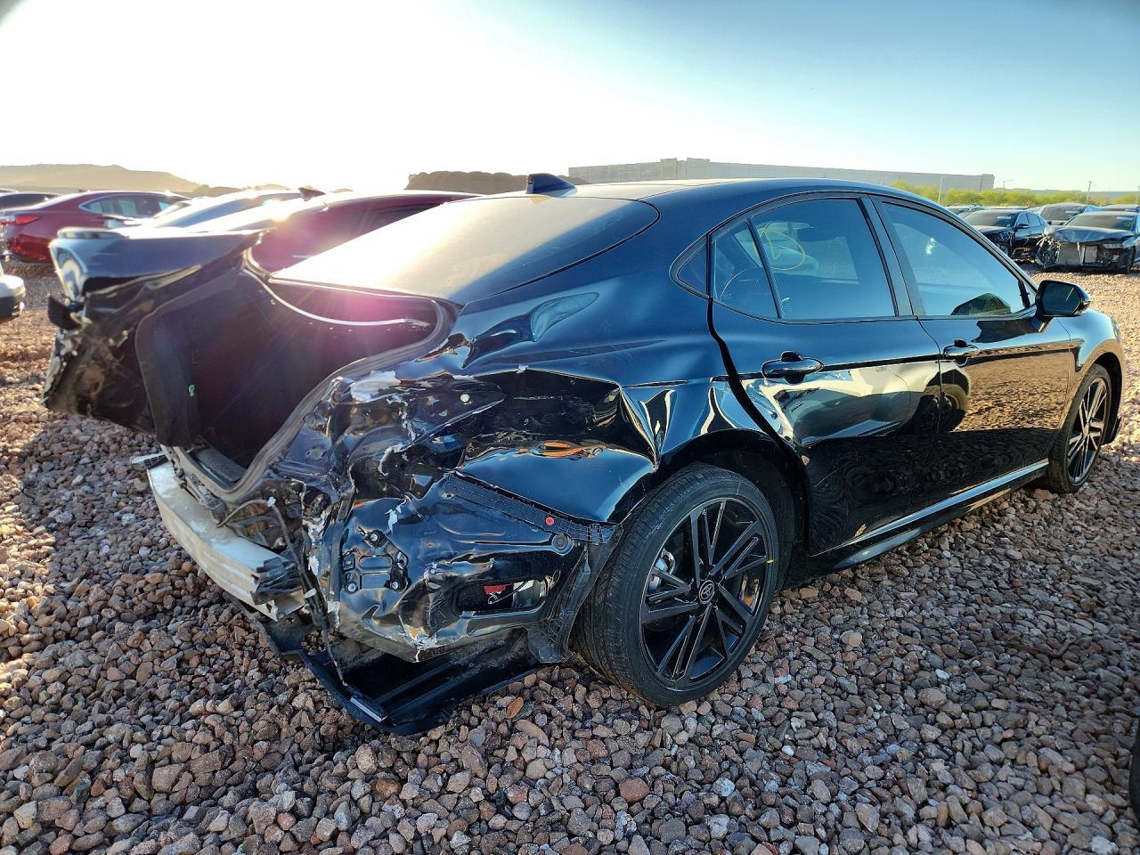 2025 Toyota Camry Xse - zdjęcie 3