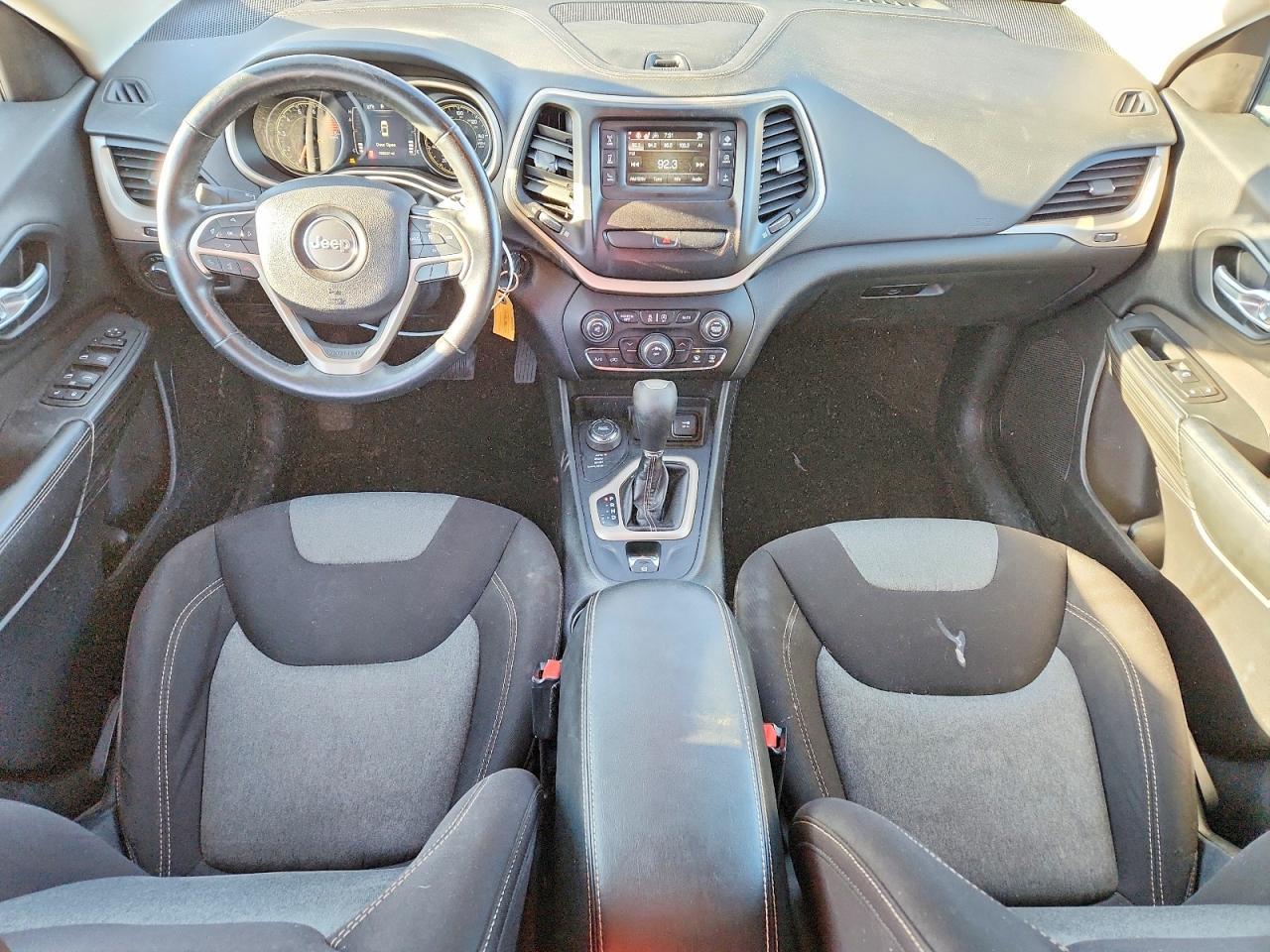 2016 Jeep Cherokee Sport - zdjęcie 8