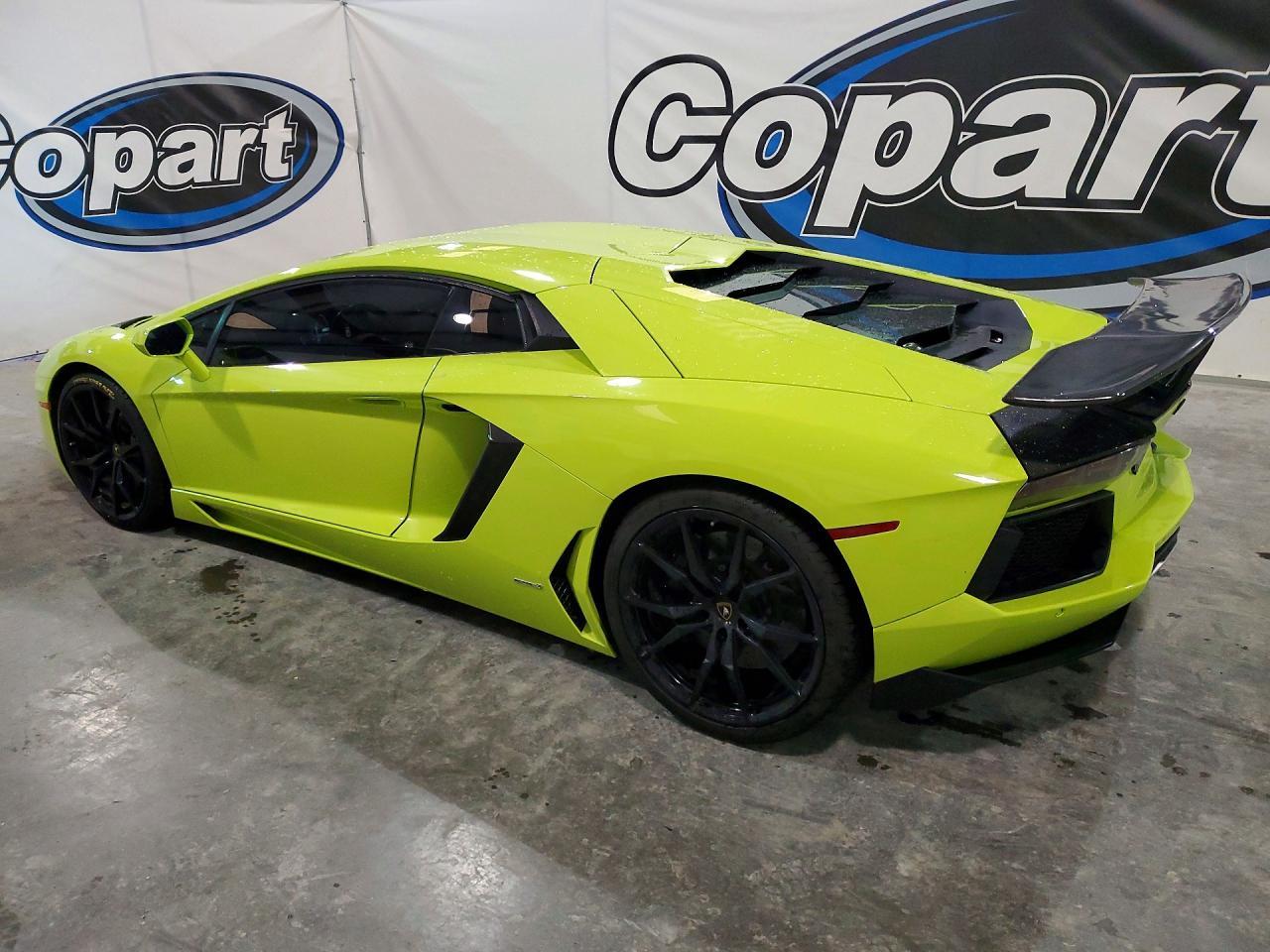 2014 Lamborghini Aventador - zdjęcie 2