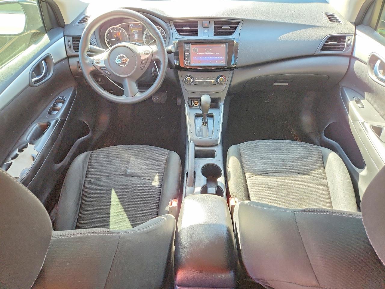 2019 Nissan Sentra S - zdjęcie 8